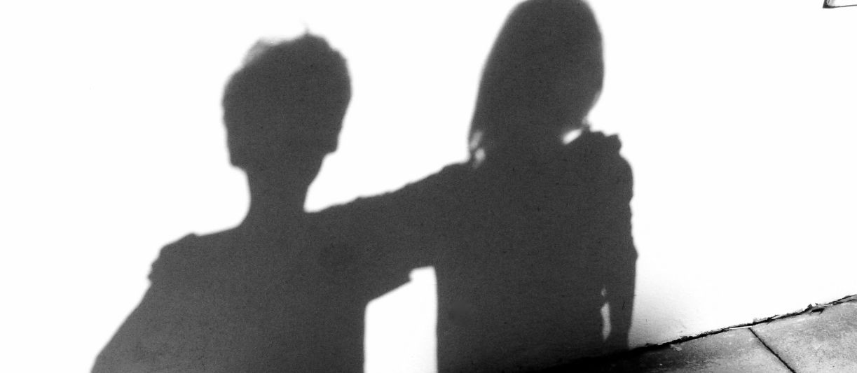 ADULTIZAÇÃO E SEXUALIZAÇÃO